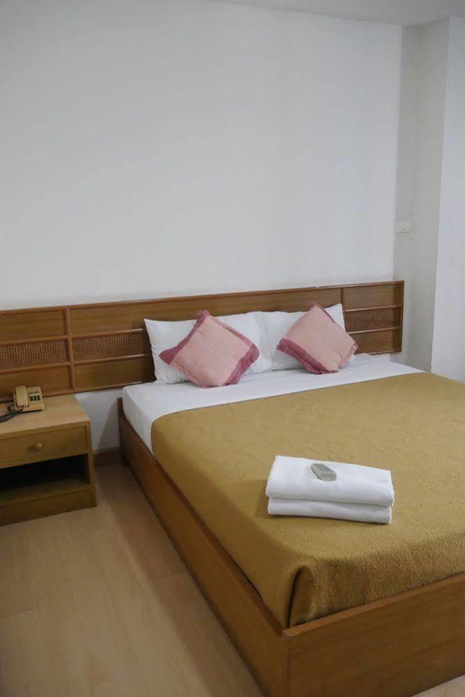 Michael Inn Pattaya Extérieur photo